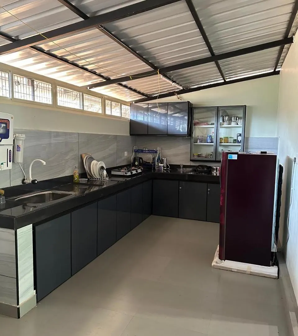 Amour Estate Periya 0*,